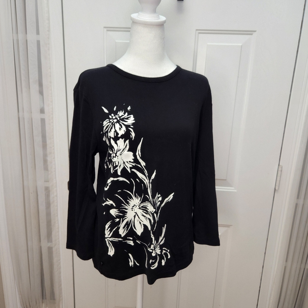 CHAPS Black and White Floral Front Top Size Large